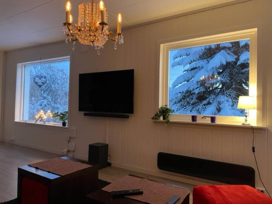 House With Garage In Central Lyngen Lyngseidet المظهر الخارجي الصورة